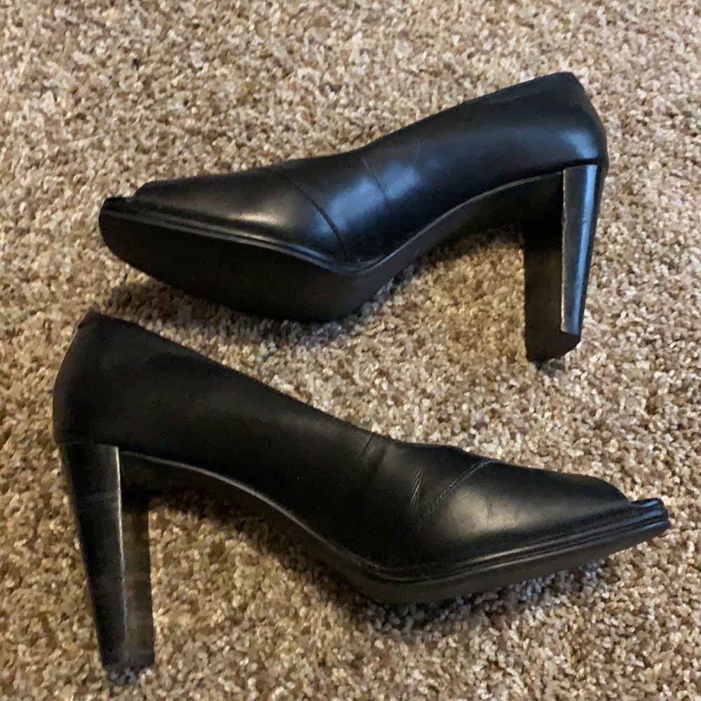 Amanda Smith Shoes - Picture 4 of 7